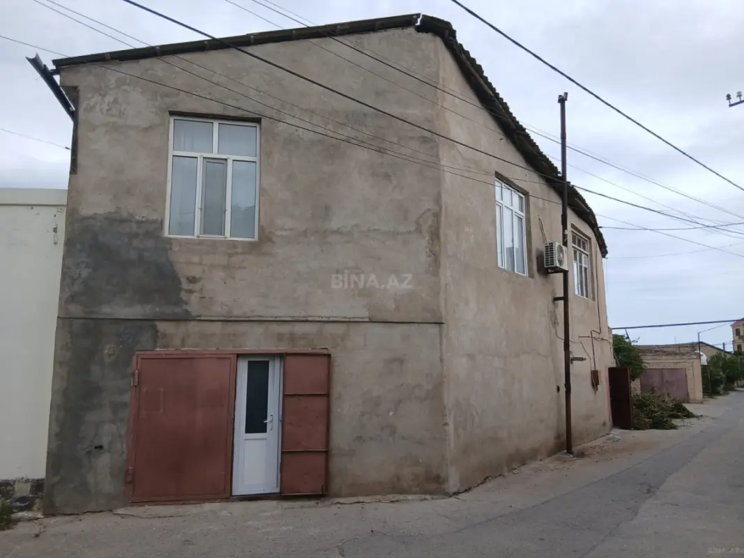 Satılır 4 otaqlı həyət evi 300 m²