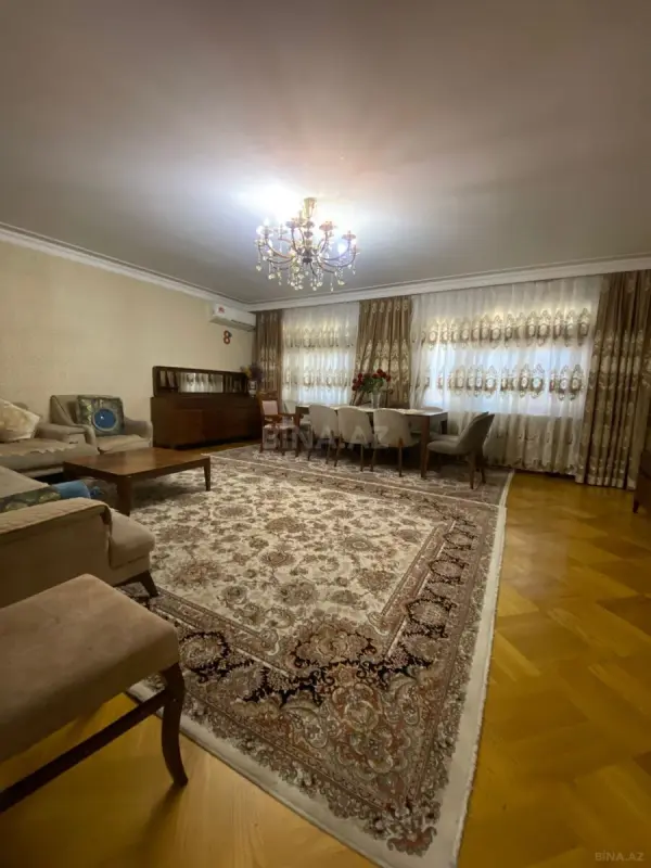 Satılır 4 otaqlı mənzil 120 m²