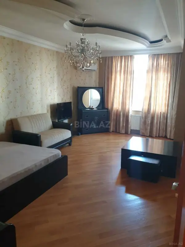 Satılır 2 otaqlı mənzil 70 m²