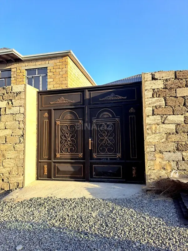 Satılır 3 otaqlı həyət evi 100 m²