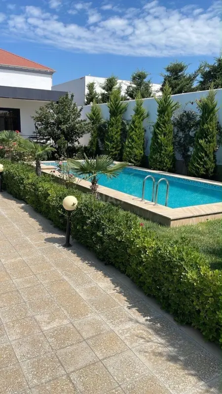 Kirayə verilir 4 otaqlı həyət evi 180 m²