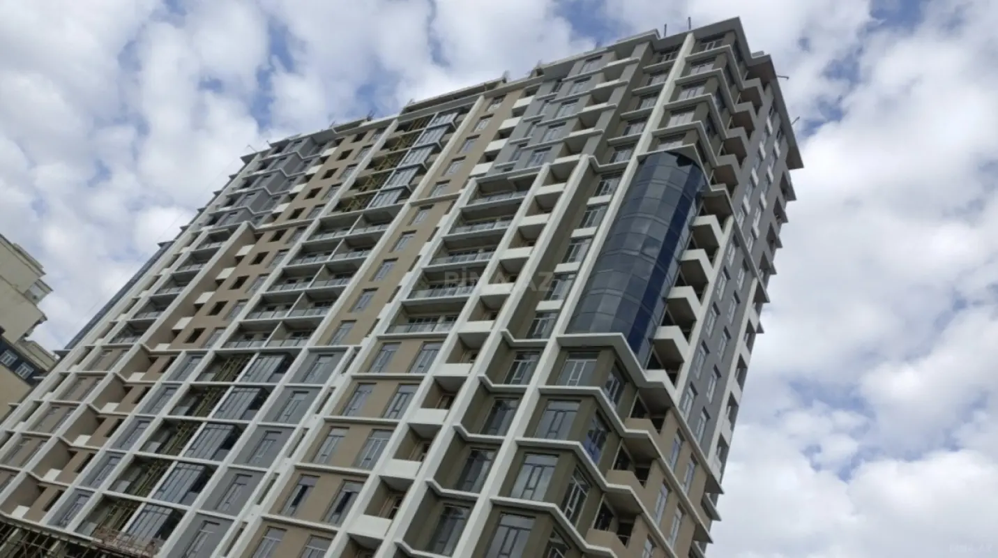 Satılır 3 otaqlı mənzil 117 m²