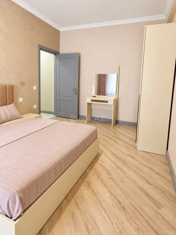 Kirayə verilir 2 otaqlı mənzil 95 m²