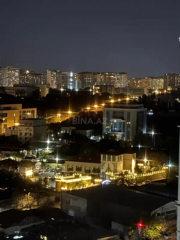 Satılır 4 otaqlı mənzil 168 m²