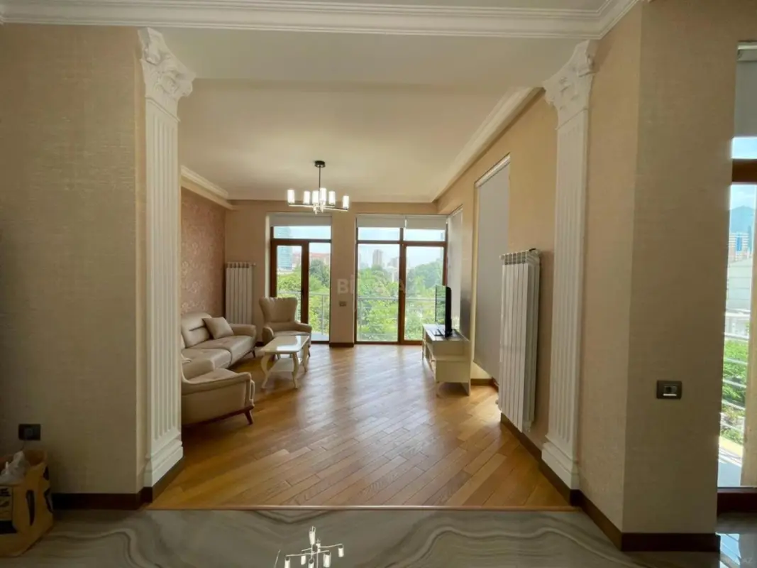Kirayə verilir 2 otaqlı mənzil 90 m²