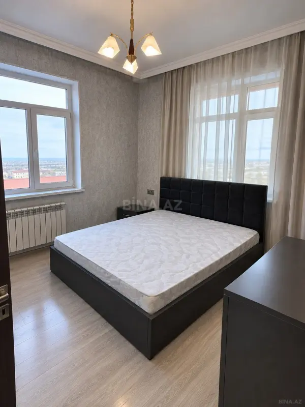 Satılır 3 otaqlı mənzil 118 m²