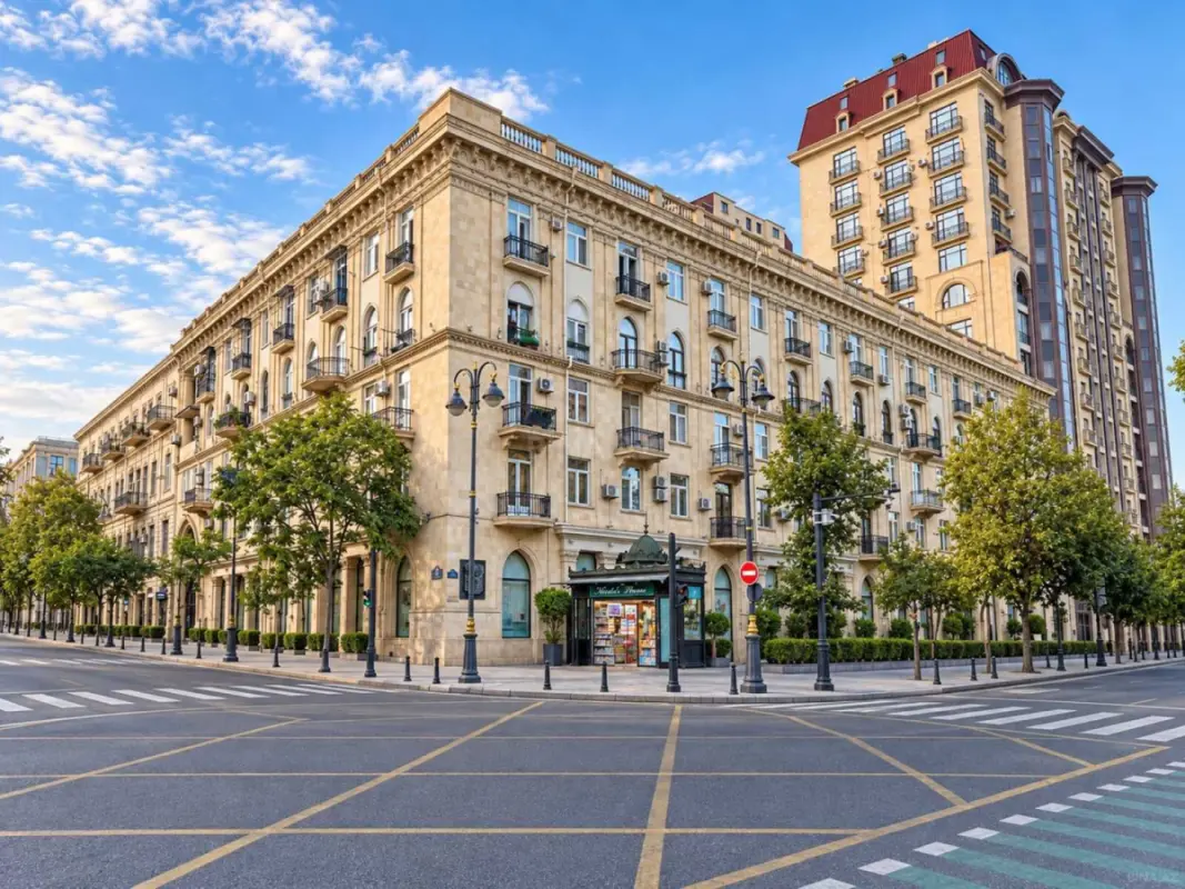 Satılır 4 otaqlı mənzil 100 m²