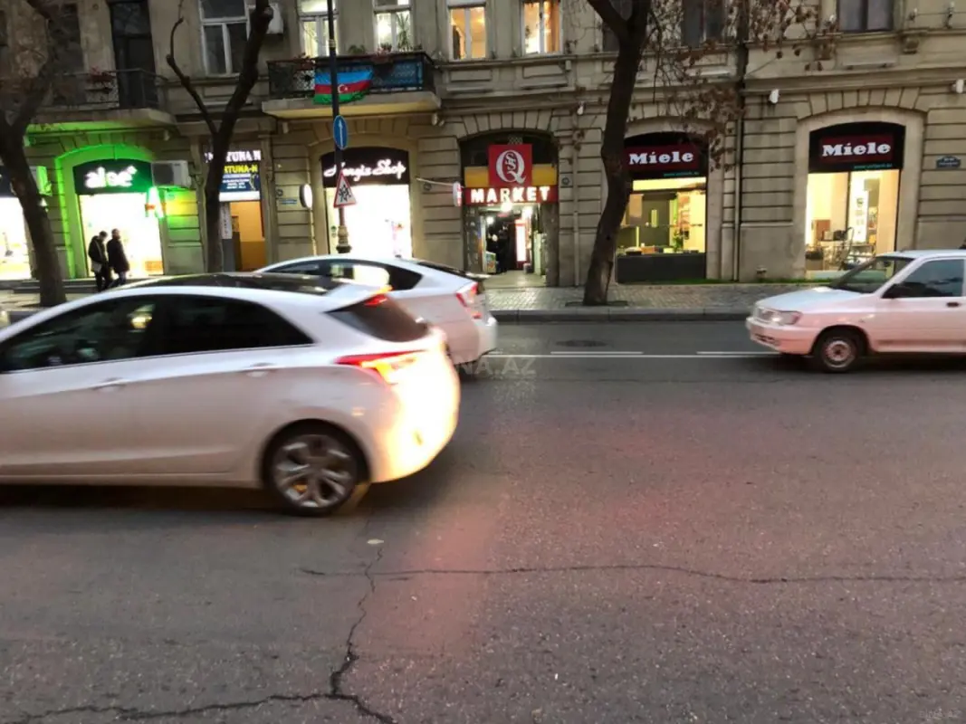 Satılır obyekt 100 m²