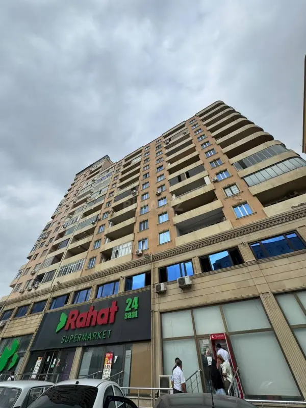 Satılır 3 otaqlı mənzil 117 m²