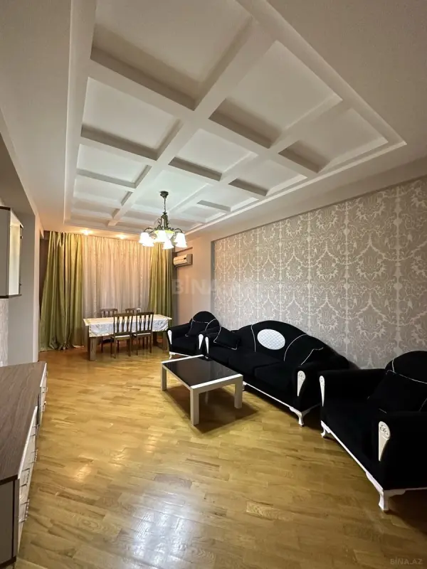 Satılır 3 otaqlı mənzil 130 m²