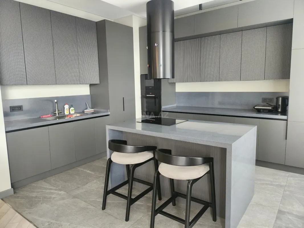 Kirayə verilir 3 otaqlı mənzil 160 m²
