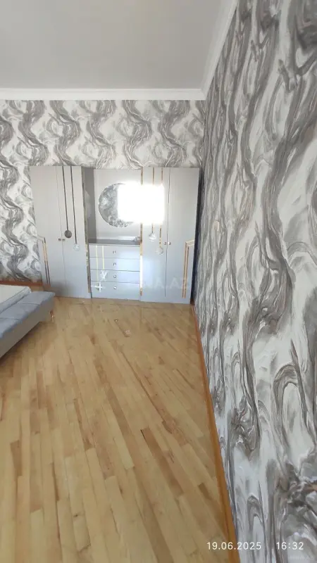 Satılır 3 otaqlı mənzil 134 m²