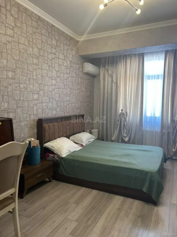 Satılır 3 otaqlı mənzil 105 m²