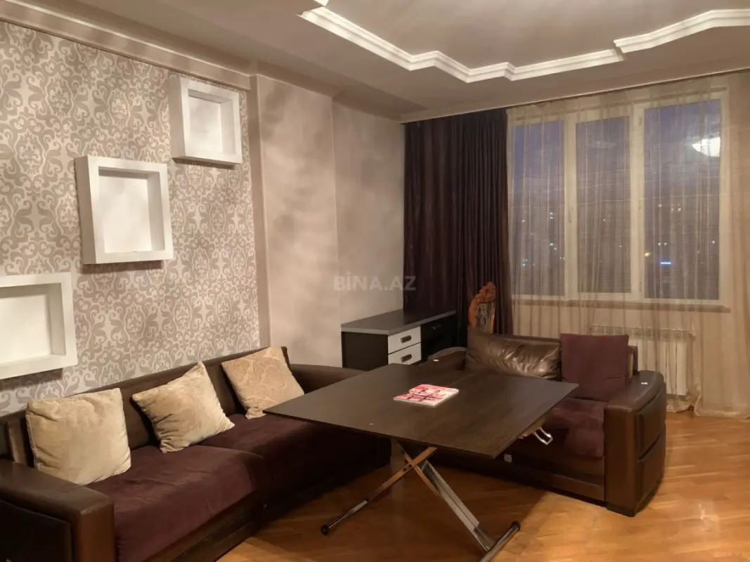 Kirayə verilir 2 otaqlı mənzil 90 m²
