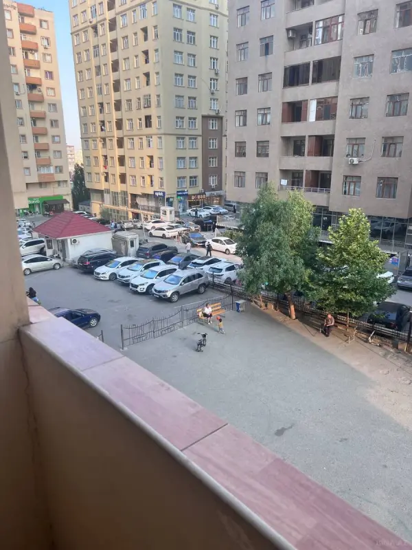 Satılır 2 otaqlı mənzil 61 m²