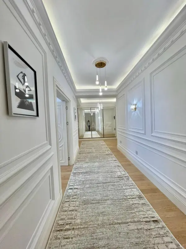 Satılır 2 otaqlı mənzil 111 m²