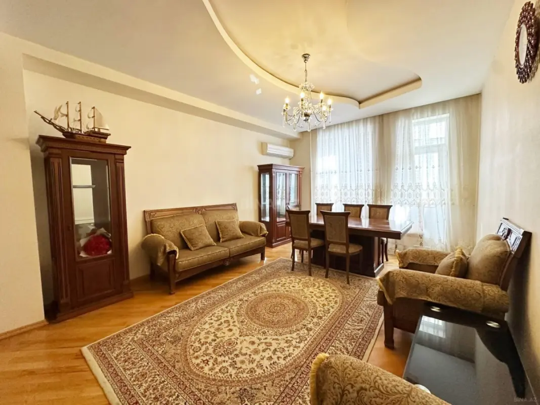 Kirayə verilir 2 otaqlı mənzil 80 m²