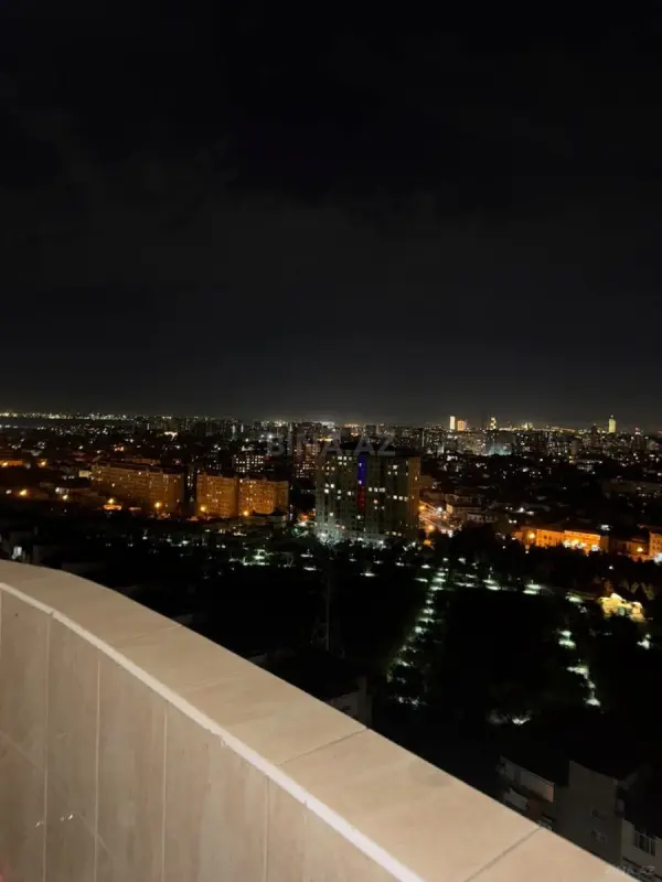 Satılır 3 otaqlı mənzil 140 m²