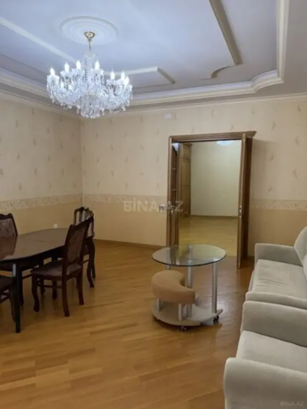 Kirayə verilir 3 otaqlı mənzil 165 m²