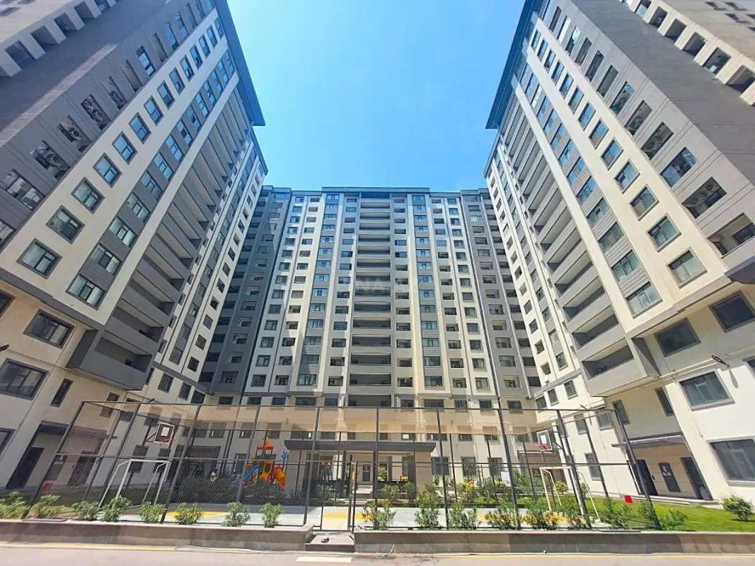 Satılır 2 otaqlı mənzil 96.5 m²