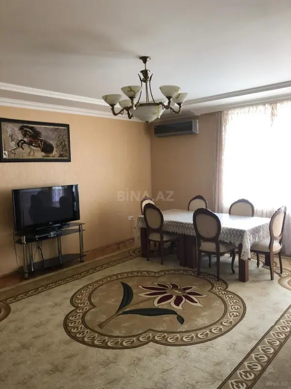 Kirayə verilir 3 otaqlı mənzil 130 m²