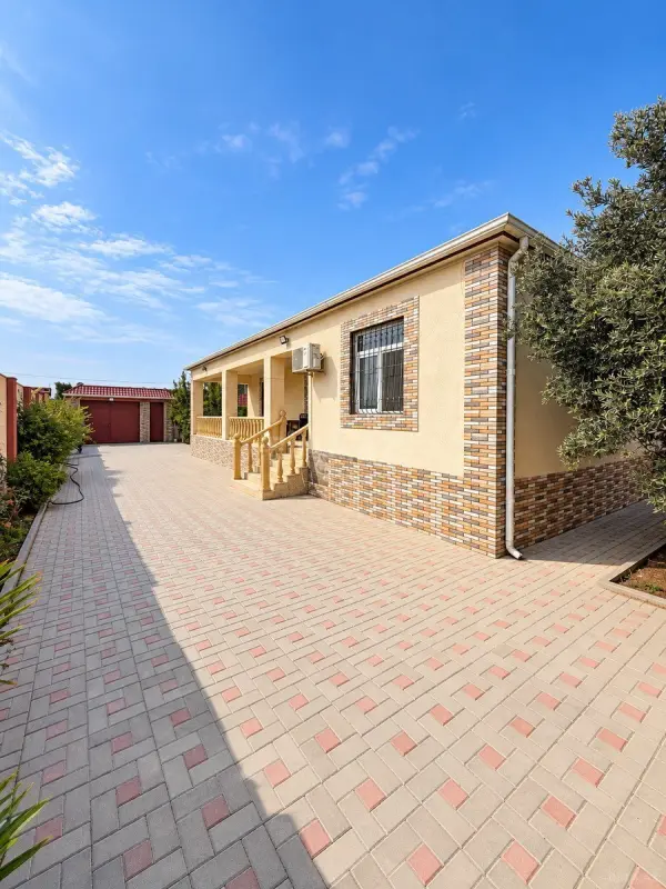 Satılır 4 otaqlı həyət evi 170 m²