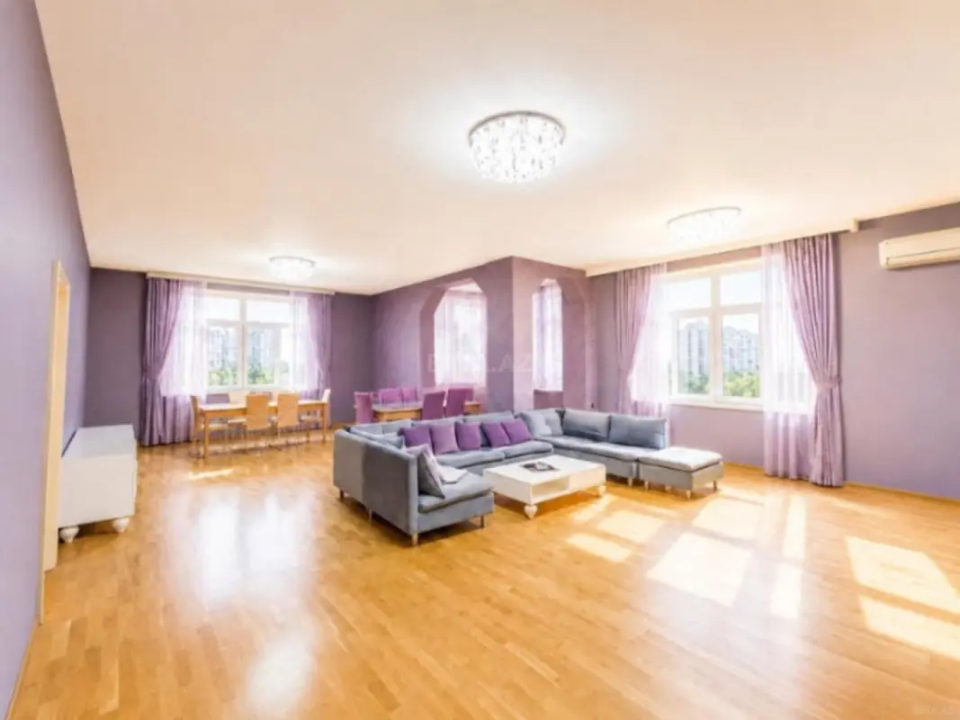 Kirayə verilir 4 otaqlı mənzil 220 m²