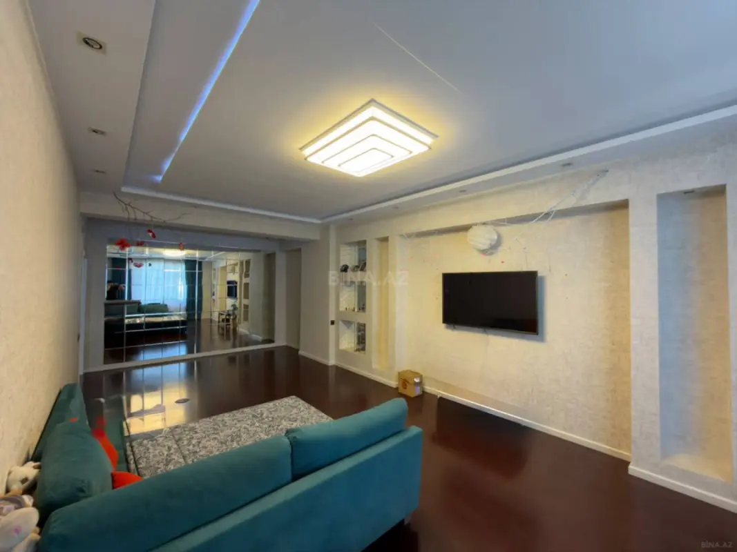 Satılır 2 otaqlı mənzil 120 m²