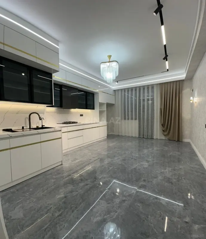 Satılır 4 otaqlı mənzil 182 m²