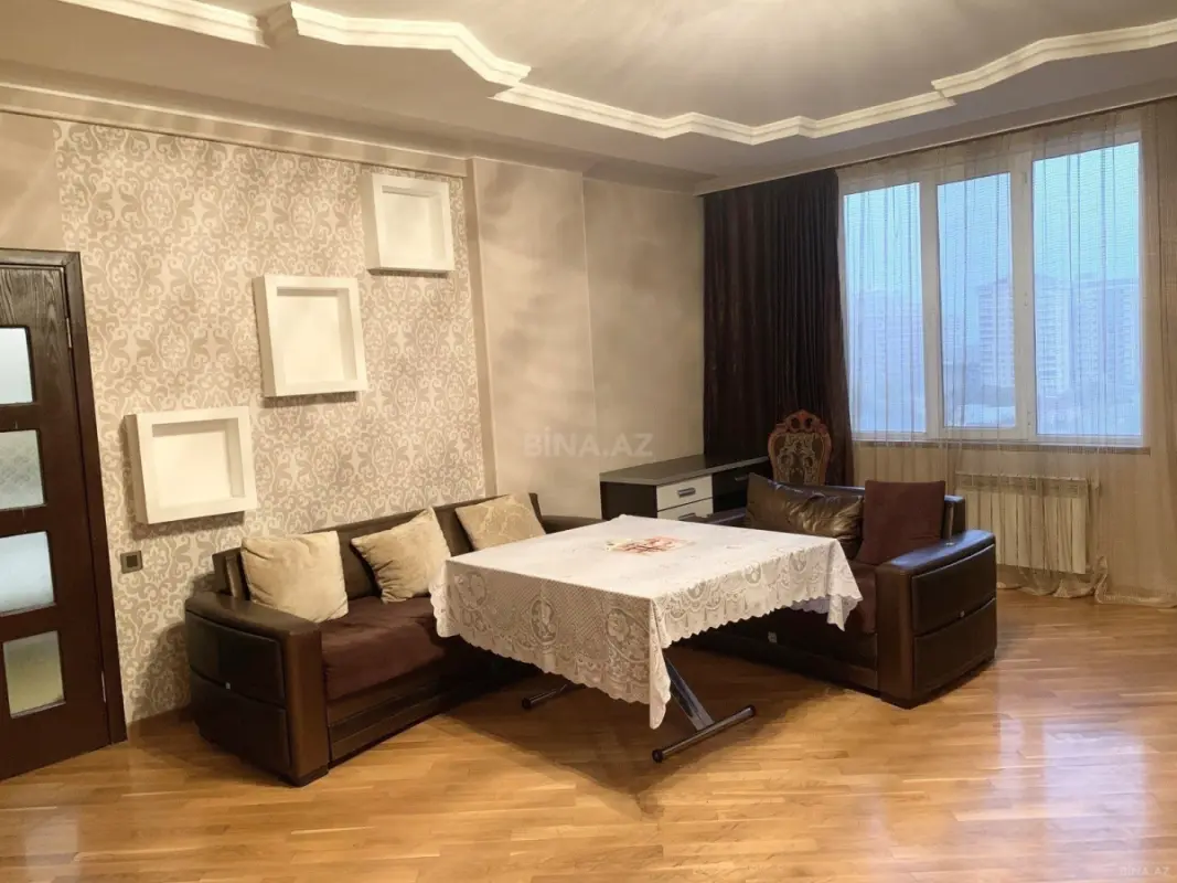 Kirayə verilir 2 otaqlı mənzil 90 m²