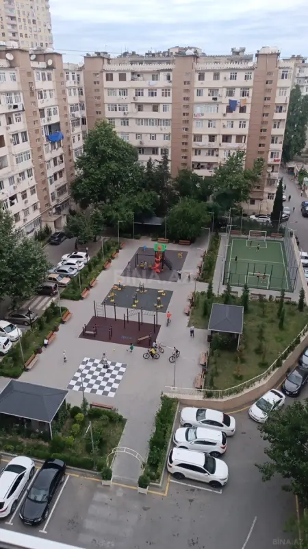 Satılır 4 otaqlı mənzil 90 m²