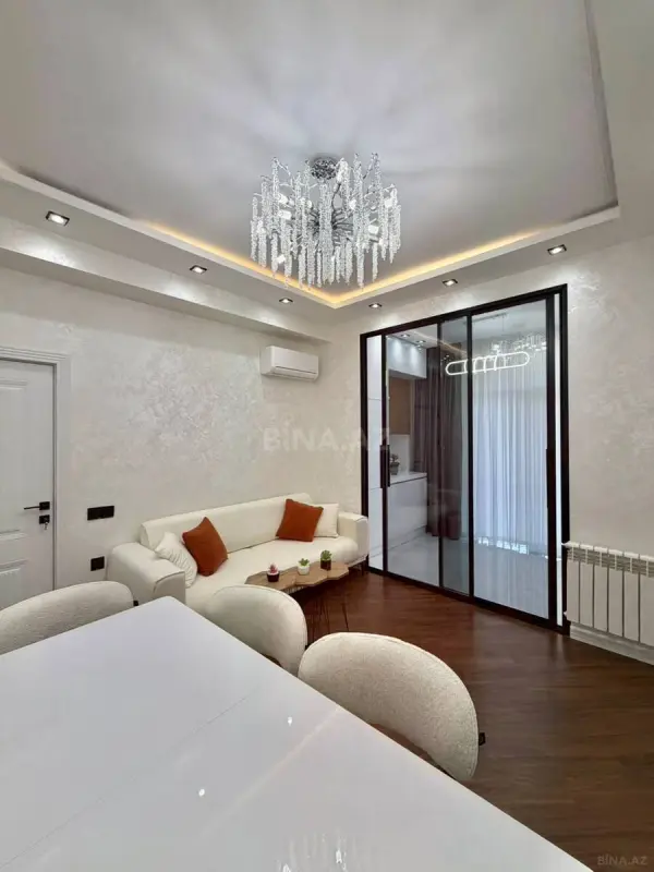 Satılır 2 otaqlı mənzil 61 m²