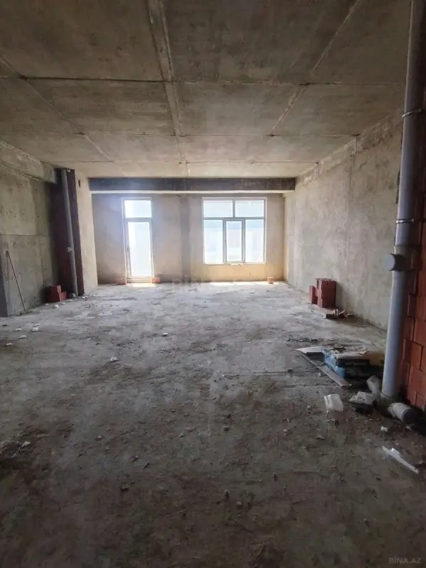 Satılır 5 otaqlı mənzil 220 m²