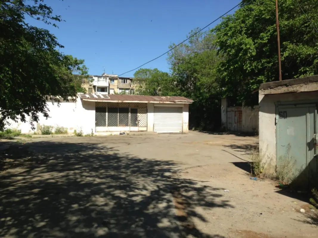 Satılır obyekt 185 m²