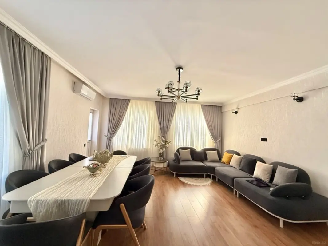 Satılır 3 otaqlı mənzil 136 m²