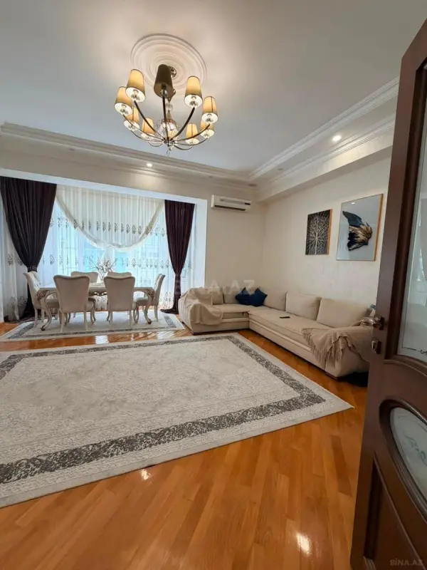 Satılır 3 otaqlı mənzil 148.9 m²
