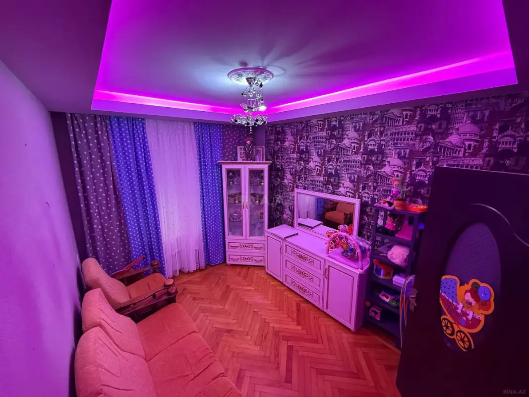 Satılır 4 otaqlı mənzil 100 m²