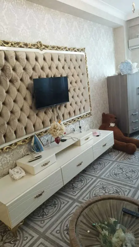 Kirayə verilir 4 otaqlı mənzil 150 m²