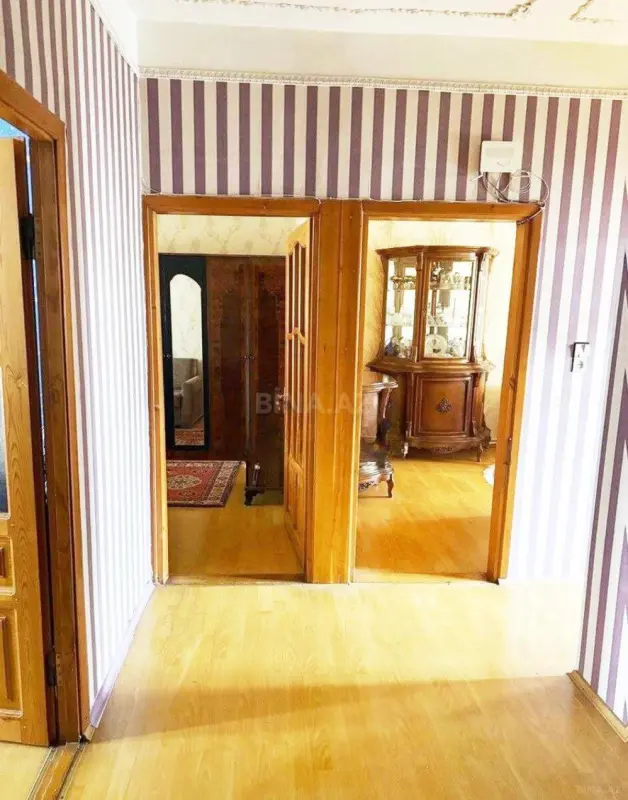 Satılır 4 otaqlı mənzil 105 m²
