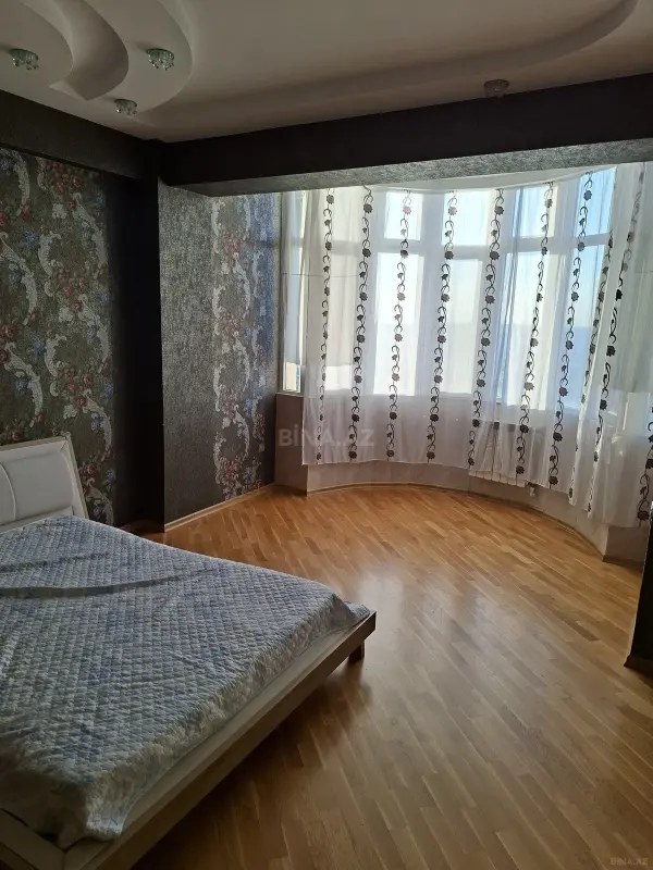 Kirayə verilir 3 otaqlı mənzil 112 m²