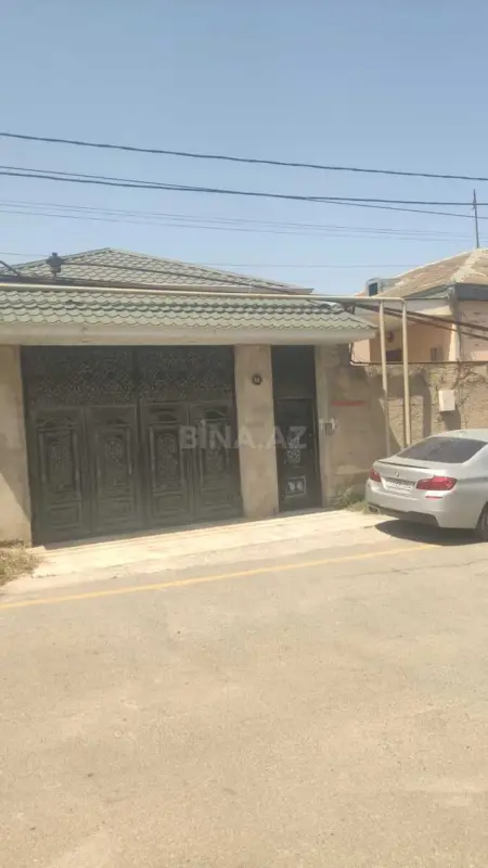 Satılır 4 otaqlı həyət evi 200 m²