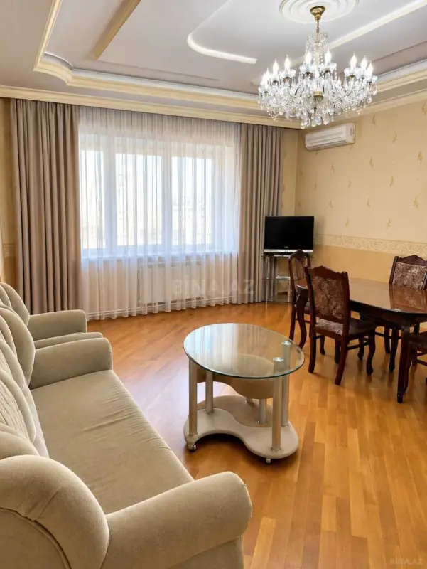 Kirayə verilir 3 otaqlı mənzil 170 m²