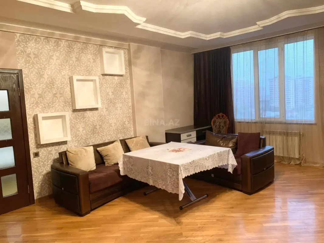 Kirayə verilir 2 otaqlı mənzil 90 m²