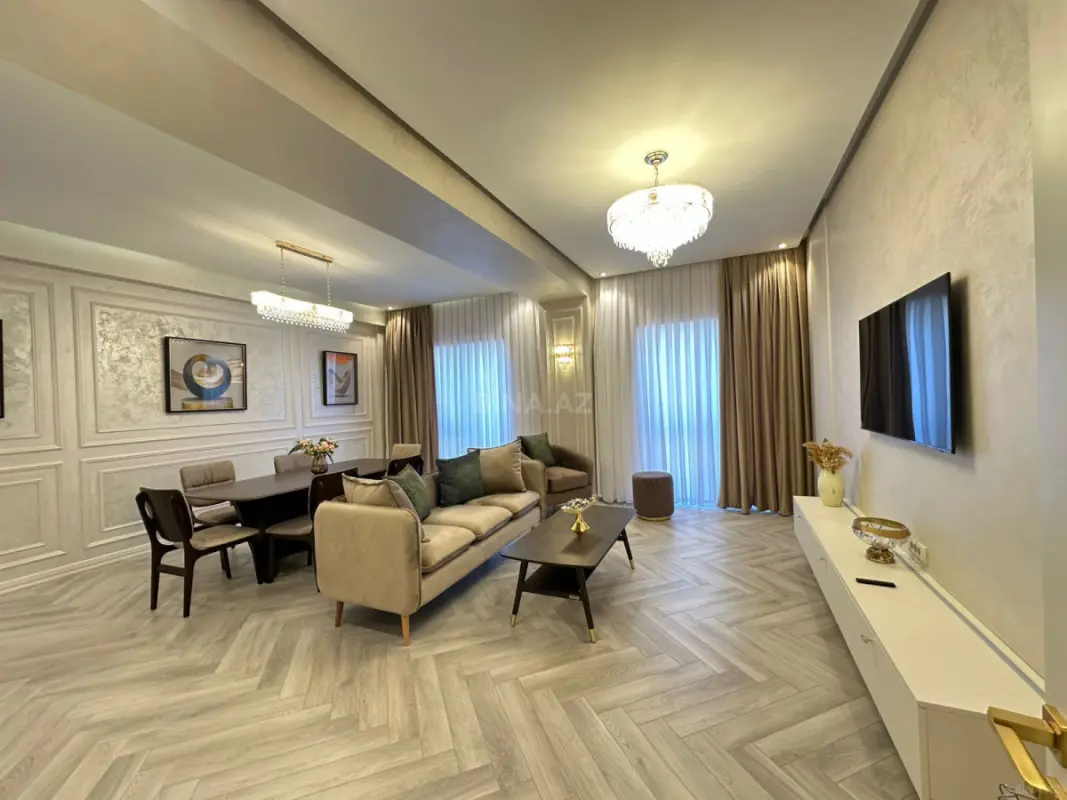 Kirayə verilir 3 otaqlı mənzil 140 m²