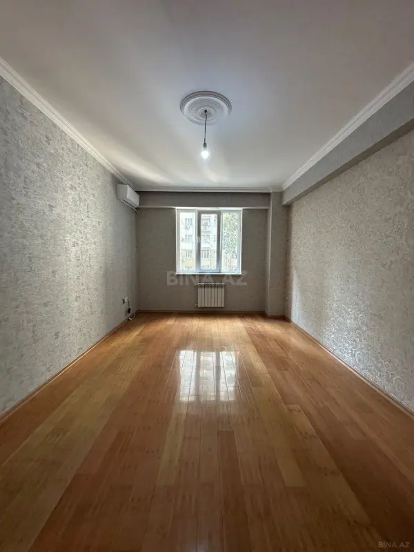 Satılır 4 otaqlı mənzil 102 m²