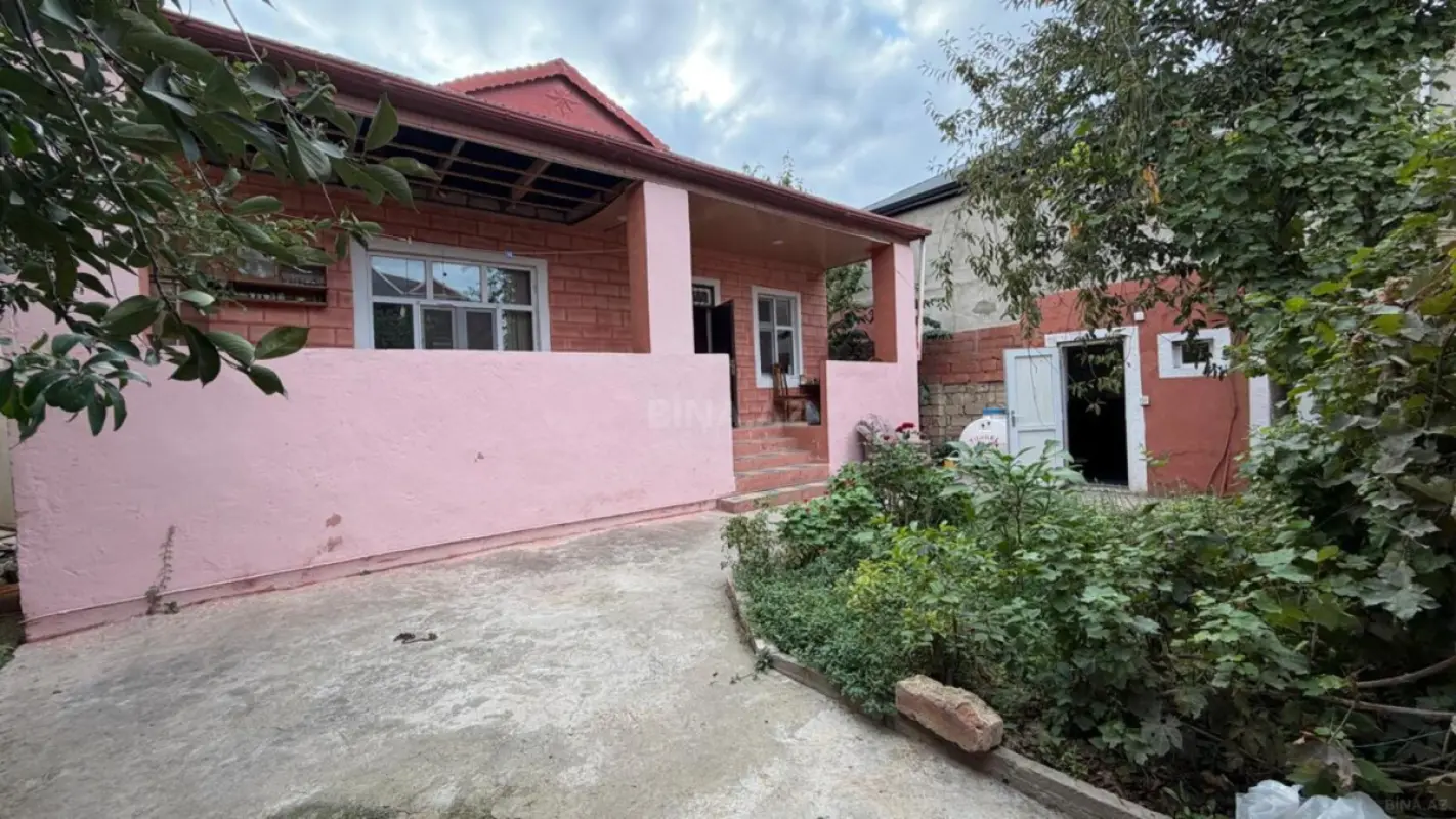 Satılır 4 otaqlı həyət evi 100 m²