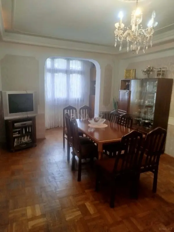 Satılır 4 otaqlı mənzil 110 m²