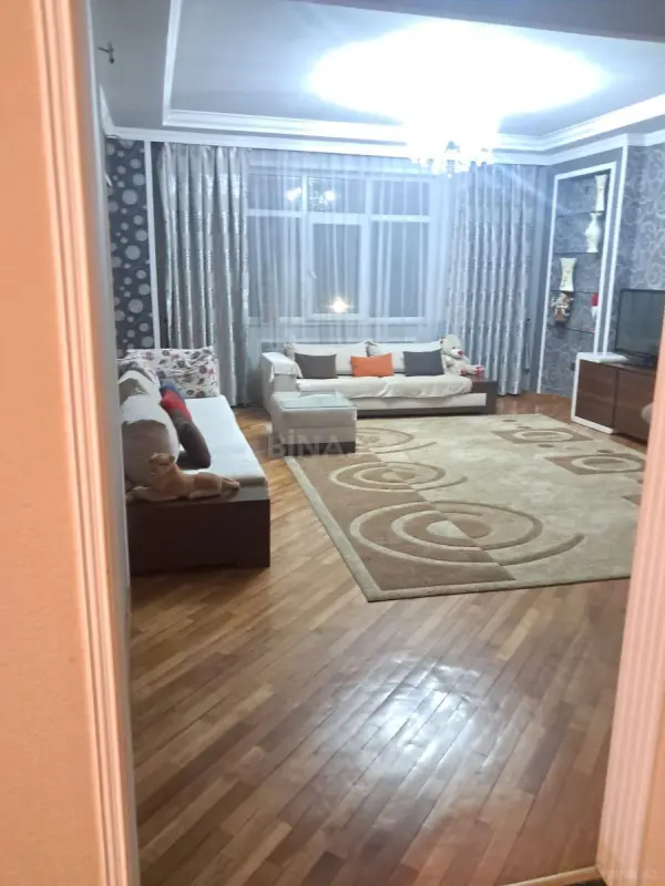 Satılır 3 otaqlı mənzil 120 m²