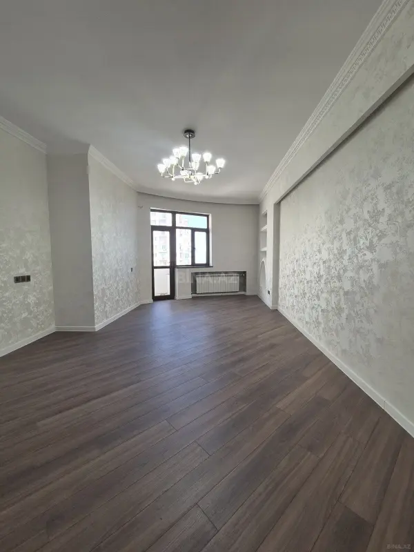 Satılır 3 otaqlı mənzil 130 m²