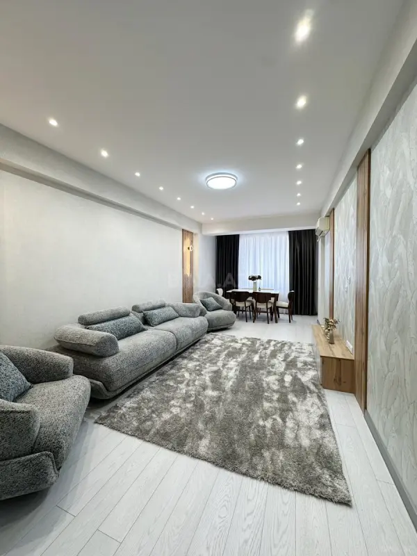 Satılır 2 otaqlı mənzil 68 m²
